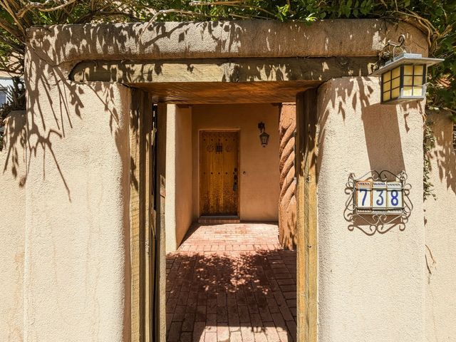 738 Gregory, Santa Fe, NM 87505