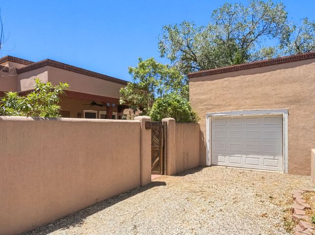 738 Gregory, Santa Fe, NM 87505