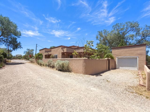 738 Gregory, Santa Fe, NM 87505