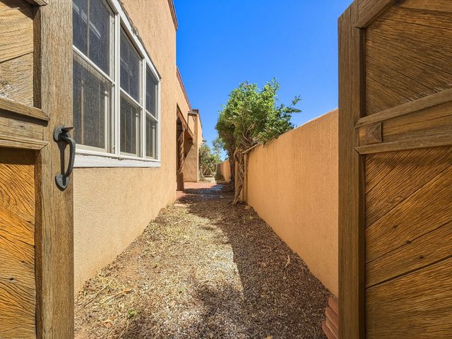 738 Gregory, Santa Fe, NM 87505