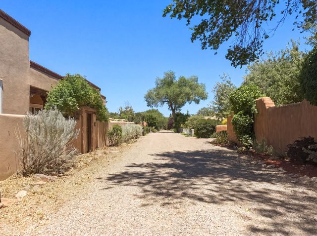 738 Gregory, Santa Fe, NM 87505