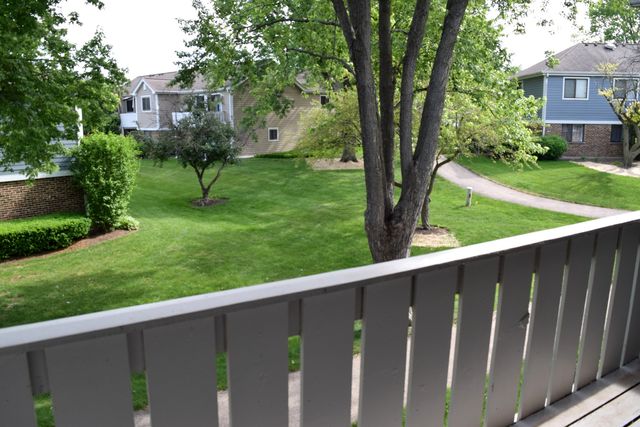 285 Mayfair Lane 2C, Schaumburg, IL 60193