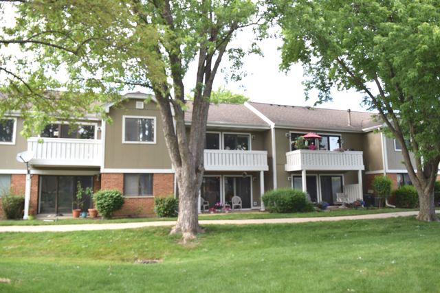 285 Mayfair Lane 2C, Schaumburg, IL 60193