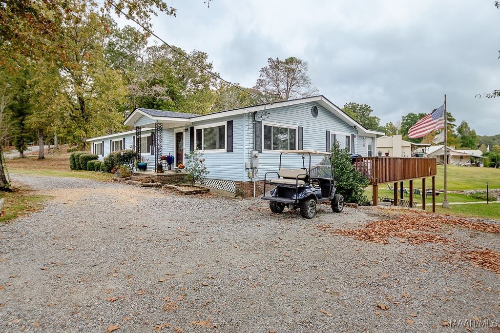 1287 Island Road, Titus, AL 36080