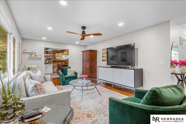 12333 Shamrock Road, Omaha, NE 68154
