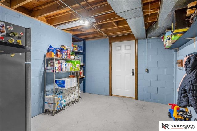 12333 Shamrock Road, Omaha, NE 68154
