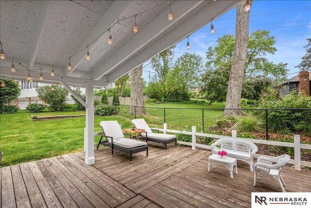 12333 Shamrock Road, Omaha, NE 68154
