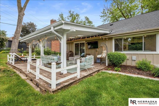 12333 Shamrock Road, Omaha, NE 68154