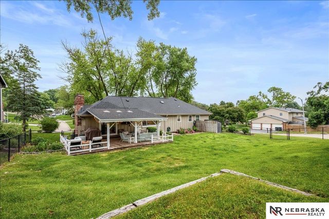 12333 Shamrock Road, Omaha, NE 68154