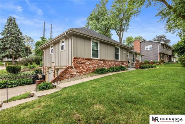 12333 Shamrock Road, Omaha, NE 68154