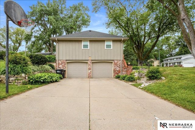 12333 Shamrock Road, Omaha, NE 68154