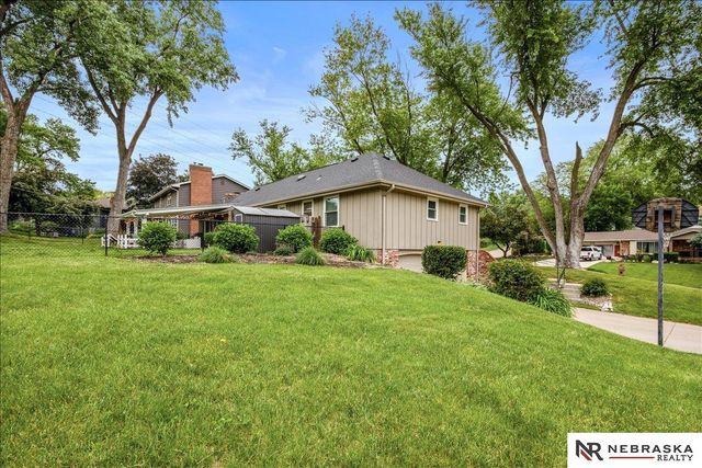 12333 Shamrock Road, Omaha, NE 68154