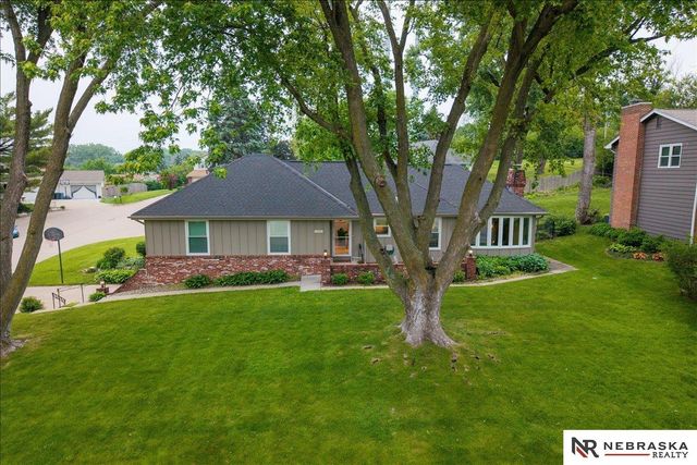 12333 Shamrock Road, Omaha, NE 68154