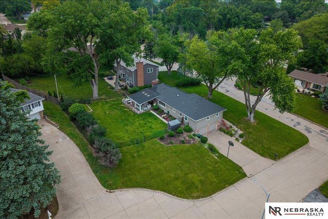 12333 Shamrock Road, Omaha, NE 68154