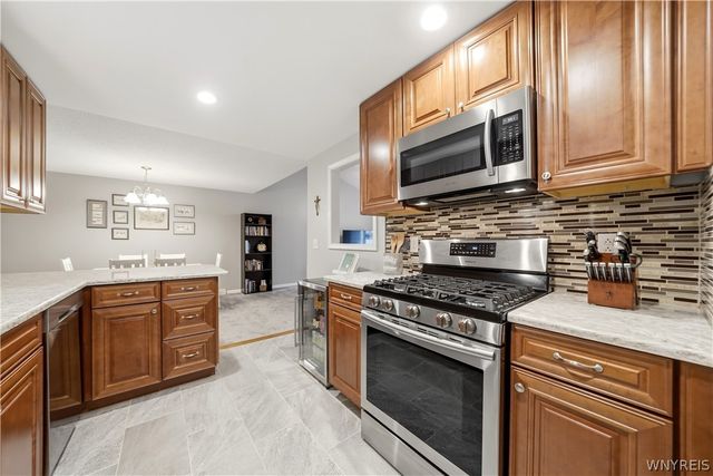 400 West Avenue K4, West Seneca, NY 14224
