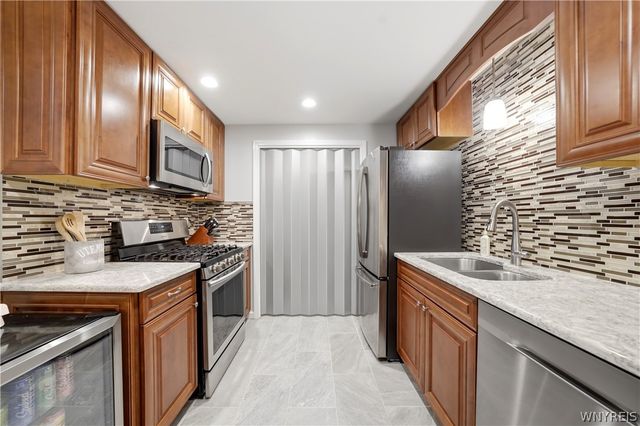 400 West Avenue K4, West Seneca, NY 14224
