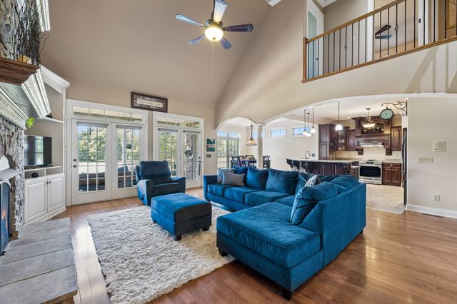 1405 Drakes Creek Rd, Hendersonville, TN 37075