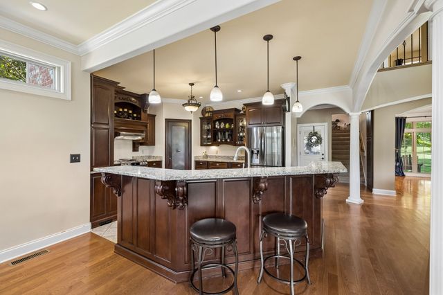 1405 Drakes Creek Rd, Hendersonville, TN 37075