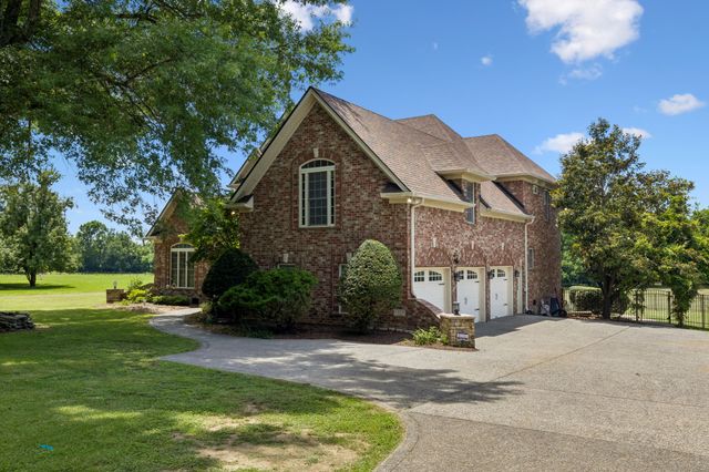 1405 Drakes Creek Rd, Hendersonville, TN 37075