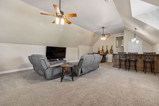 1405 Drakes Creek Rd, Hendersonville, TN 37075