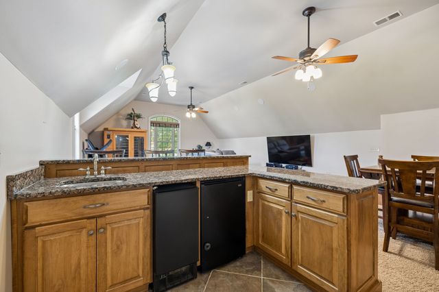 1405 Drakes Creek Rd, Hendersonville, TN 37075
