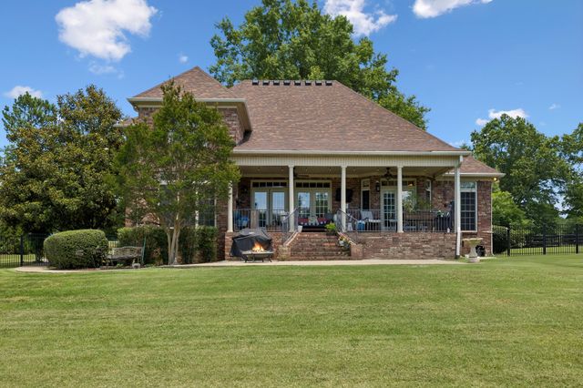 1405 Drakes Creek Rd, Hendersonville, TN 37075