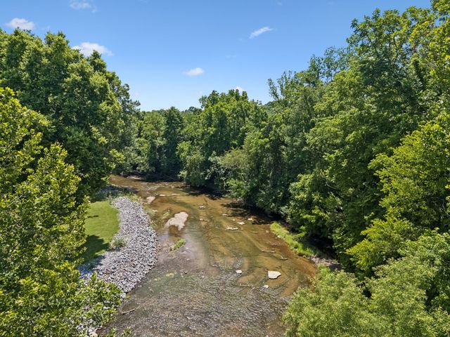 1405 Drakes Creek Rd, Hendersonville, TN 37075