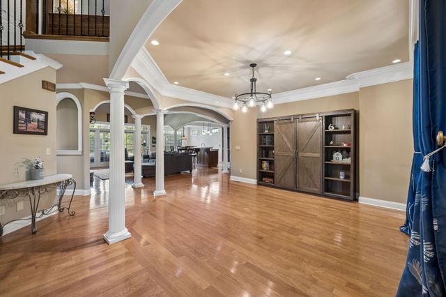 1405 Drakes Creek Rd, Hendersonville, TN 37075
