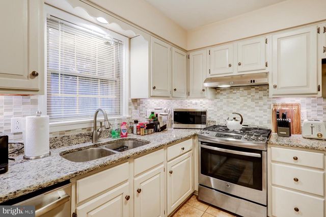 2647 NORTHFIELD DR, East Petersburg, PA 17520