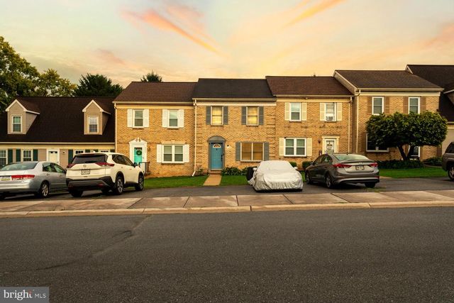2647 NORTHFIELD DR, East Petersburg, PA 17520