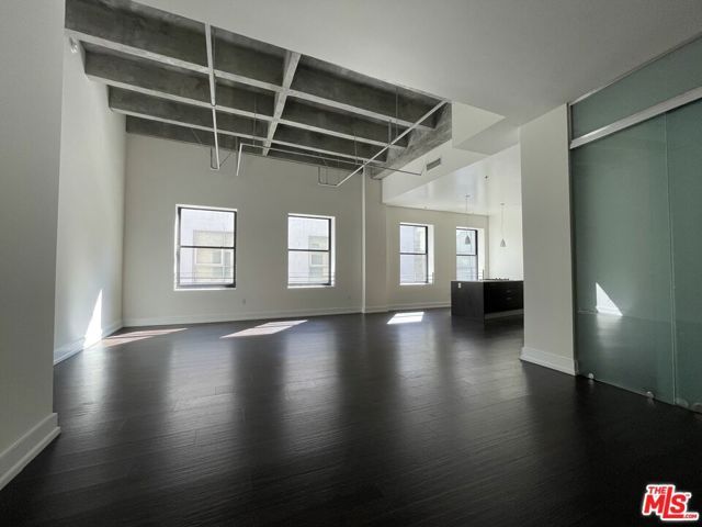 727 W 7th Street 1325, Los Angeles, CA 90017