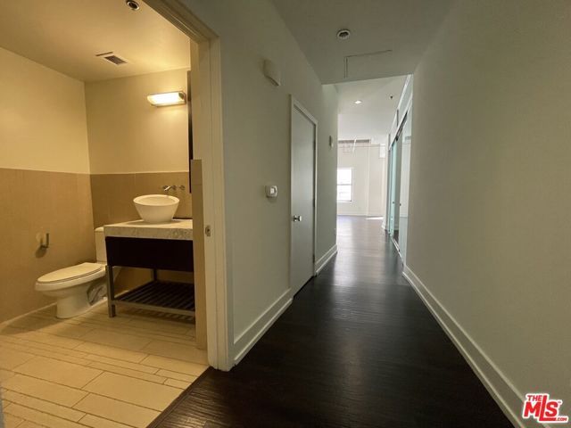727 W 7th Street 1325, Los Angeles, CA 90017