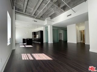 727 W 7th Street 1325, Los Angeles, CA 90017