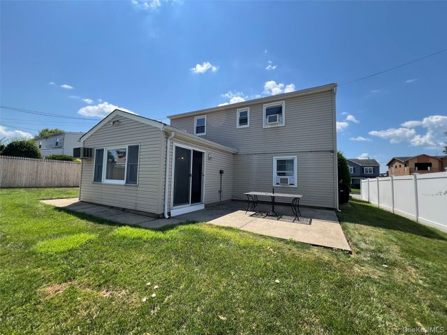 30 Castle Lane, Levittown, NY 11756