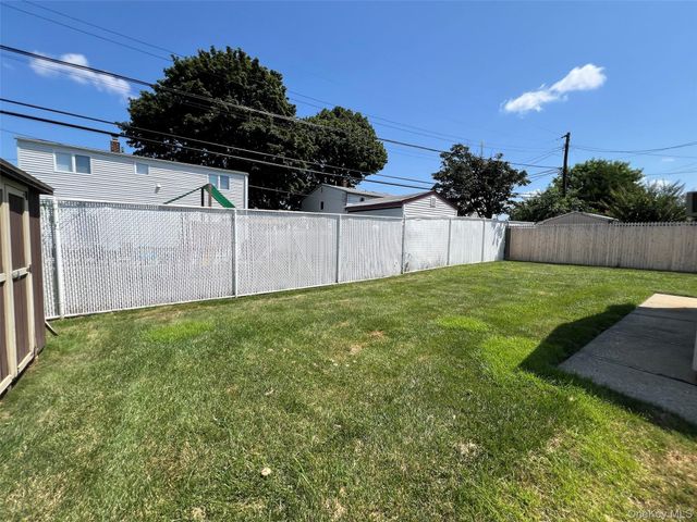 30 Castle Lane, Levittown, NY 11756