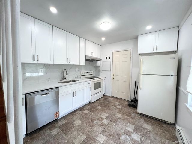 30 Castle Lane, Levittown, NY 11756