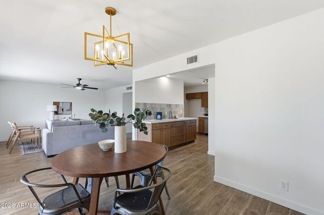 4036 E CLOVIS Circle, Mesa, AZ 85206