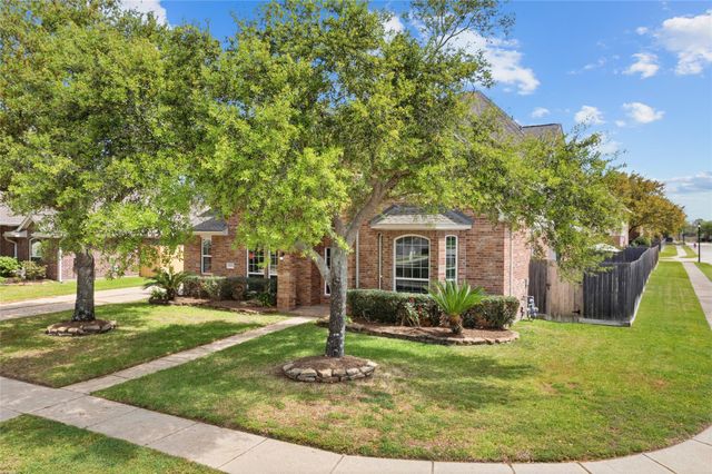 3909 Conroe Lake Court, Pearland, TX 77581