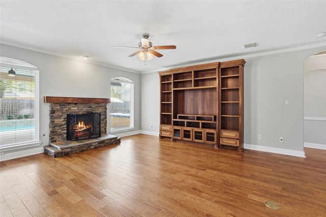 3909 Conroe Lake Court, Pearland, TX 77581