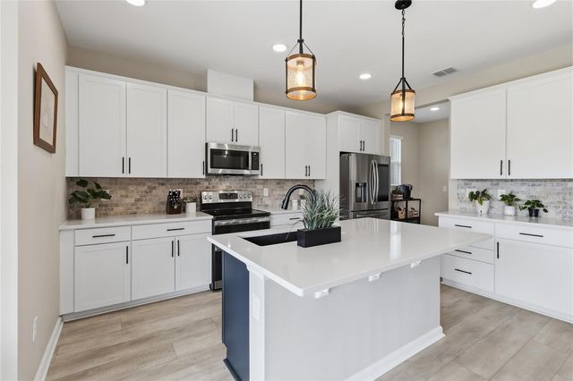 10105 SPRING LAKE DRIVE, Clermont, FL 34711