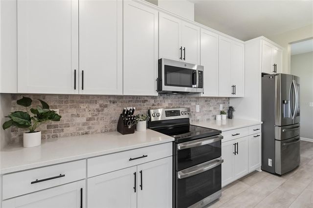 10105 SPRING LAKE DRIVE, Clermont, FL 34711