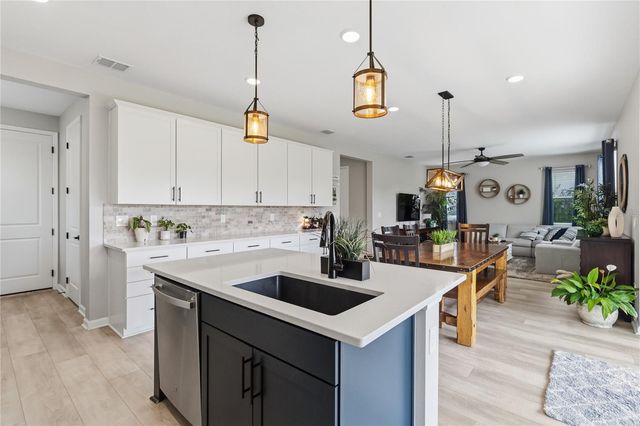 10105 SPRING LAKE DRIVE, Clermont, FL 34711