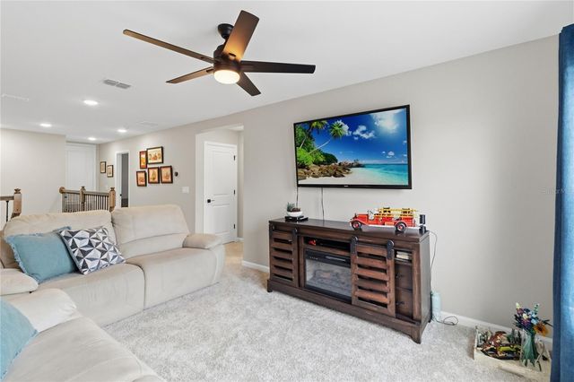 10105 SPRING LAKE DRIVE, Clermont, FL 34711