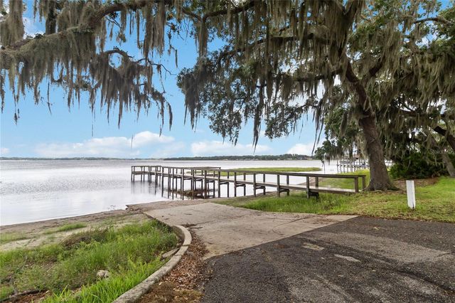 10105 SPRING LAKE DRIVE, Clermont, FL 34711