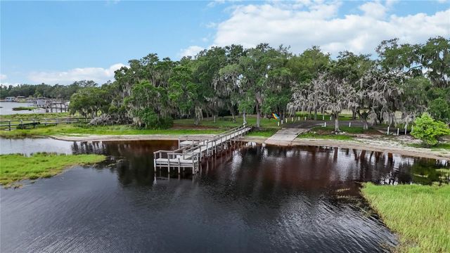 10105 SPRING LAKE DRIVE, Clermont, FL 34711
