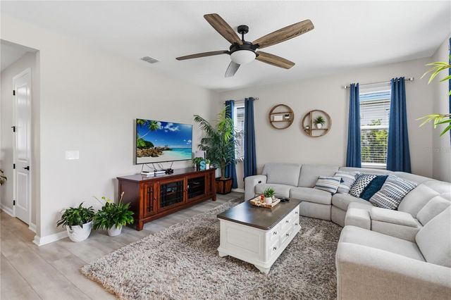 10105 SPRING LAKE DRIVE, Clermont, FL 34711
