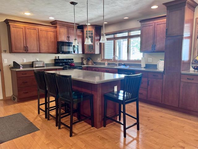 4520 Hearthridge Drive, Janesville, WI 53546