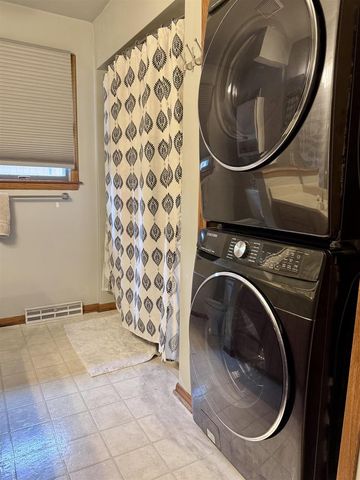 4520 Hearthridge Drive, Janesville, WI 53546