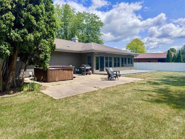 4520 Hearthridge Drive, Janesville, WI 53546