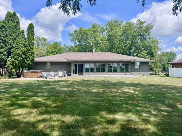 4520 Hearthridge Drive, Janesville, WI 53546